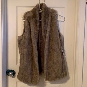 NWT charming Charlie faux fur vest